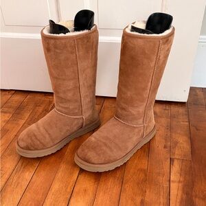 Women’s Classic Tall Chestnut Uggs Boots Size 7